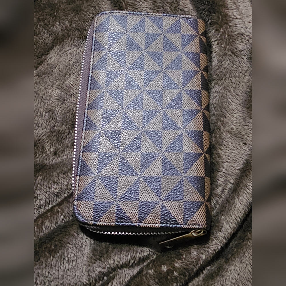 Geometric Blue and Tan Zip Wallet